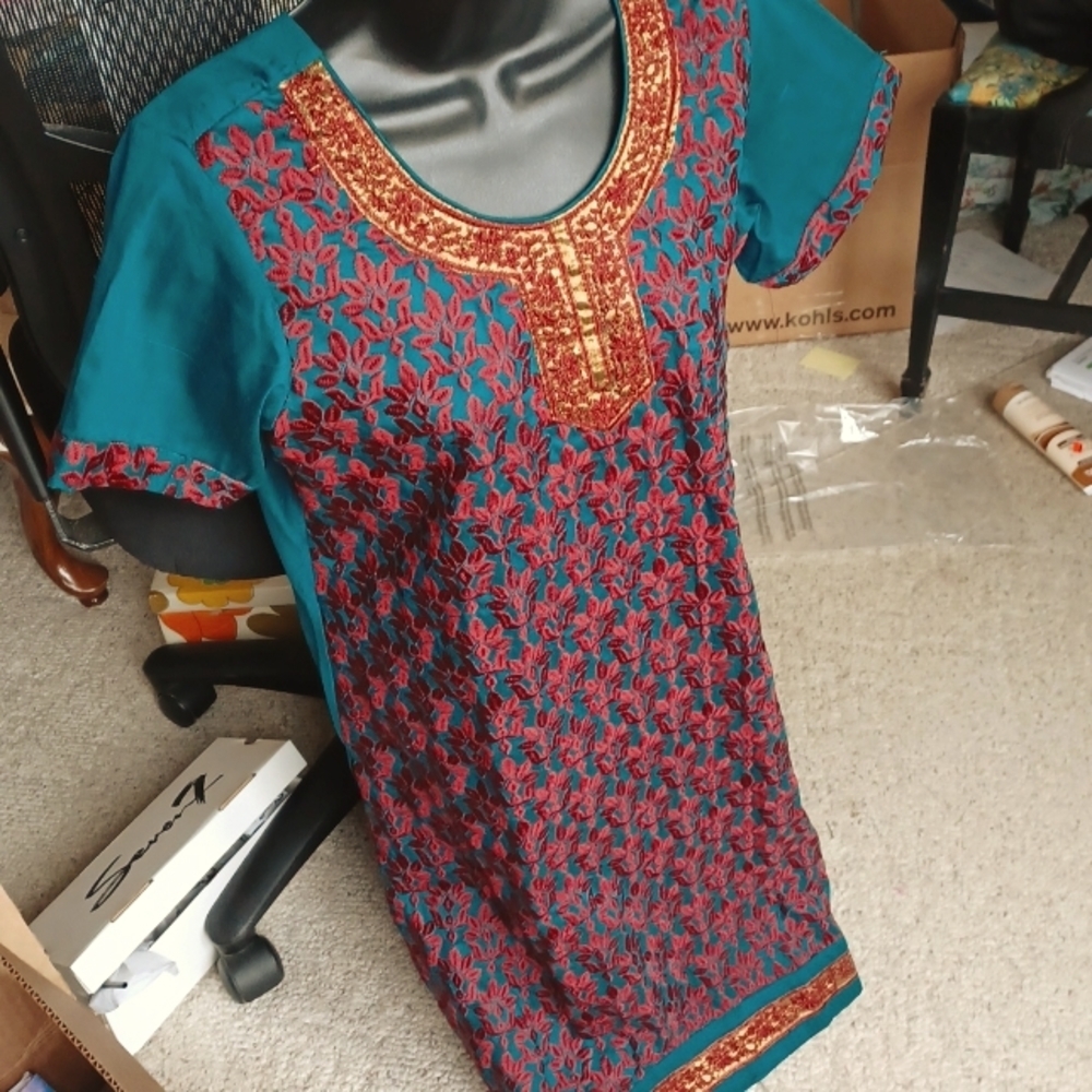 Authentic Indian Tunic, handmade, embroidered, M, Teal and red